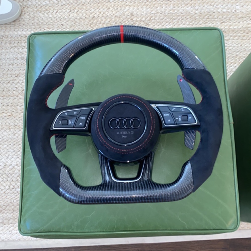 2020 carbon Audi A3 racing steering wheel with carbon paddle shifters - Picture 8 of 8